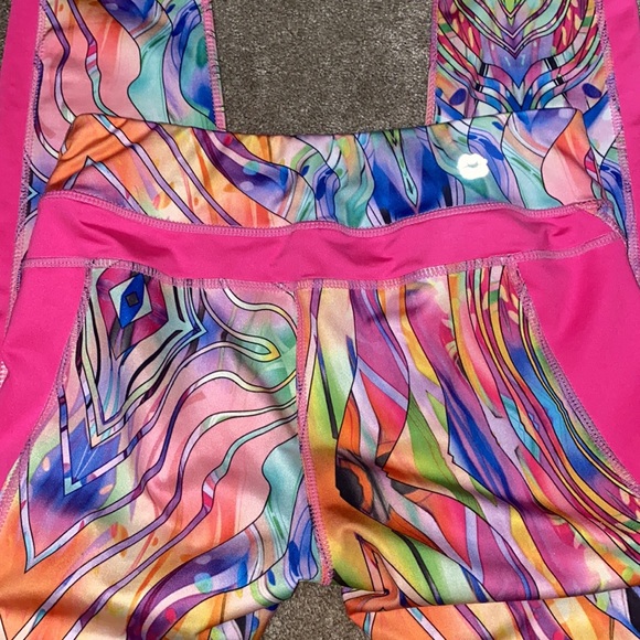 Hot Kiss, size medium leggings in excellent condition - Picture 4 of 8